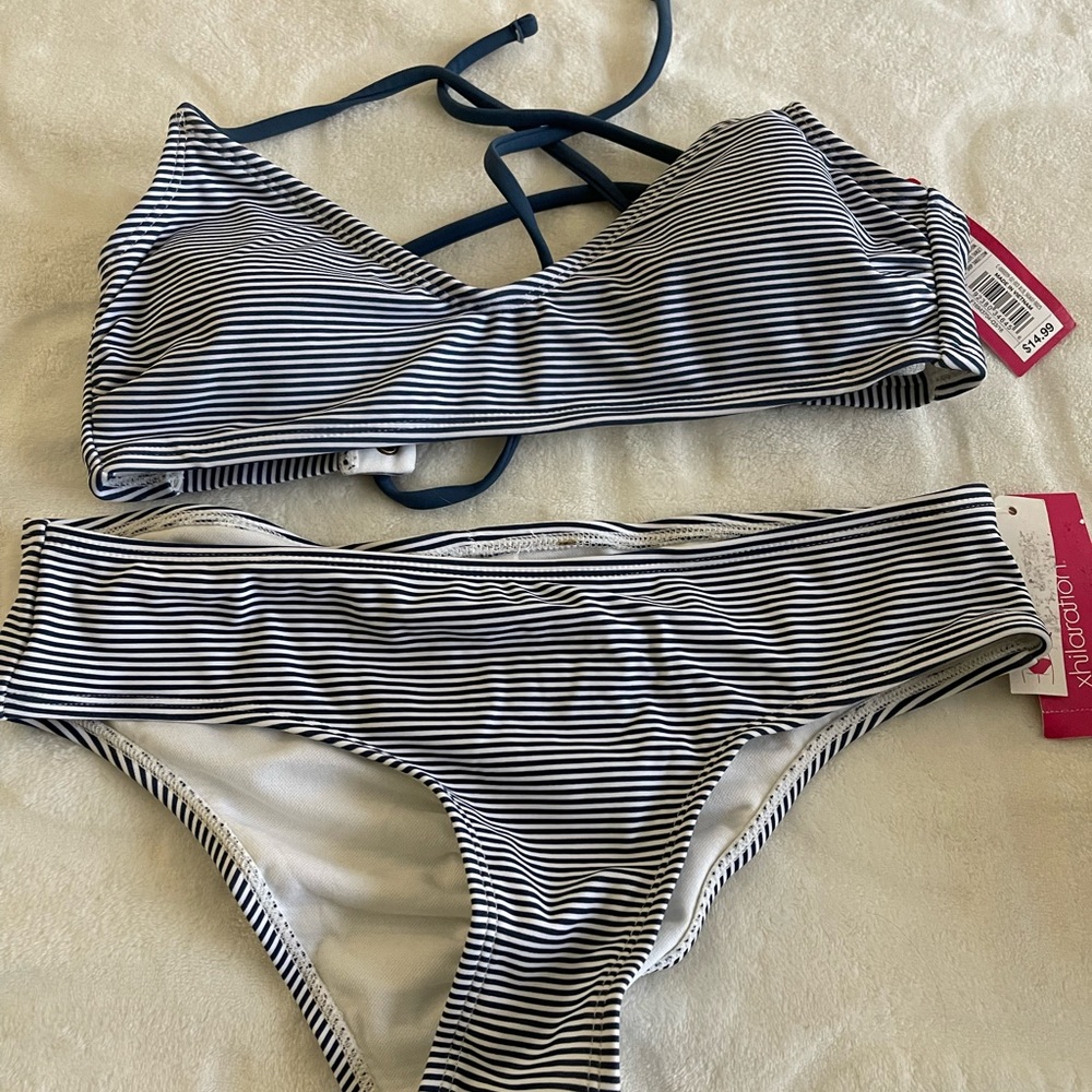 BNWT Xhilaration 2 Pc set Bikini Swim Top and Cheeky Bottom Small